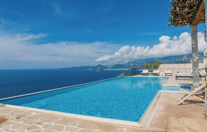 3 piscinas al aire libre, sombrillas, tumbonas