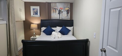 Cozy 2-Bedroom Suite | Private Access | Near Everything