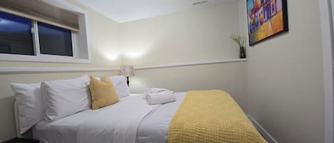 2 bedrooms, iron/ironing board, WiFi, bed sheets