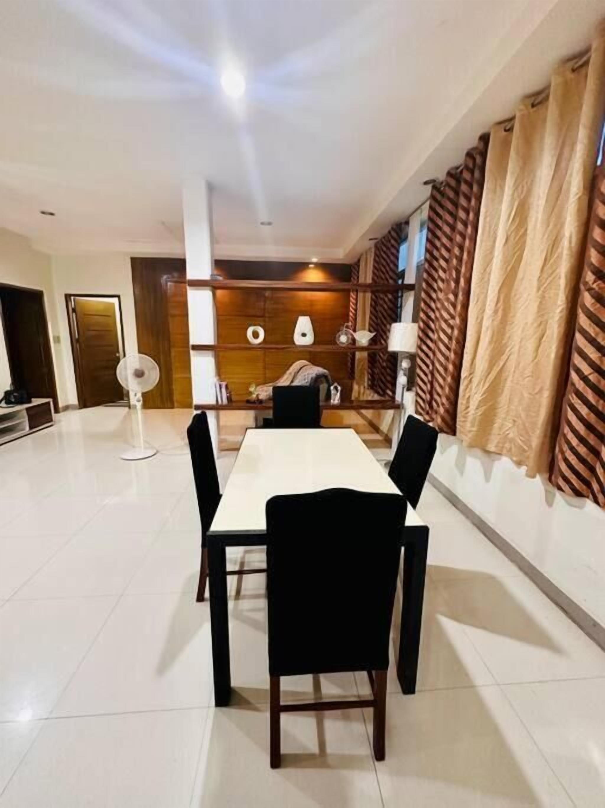 Apartment, Stadtblick | Speisen