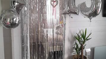 Cabin, 2 Bedrooms, Balcony, Garden View | Interior