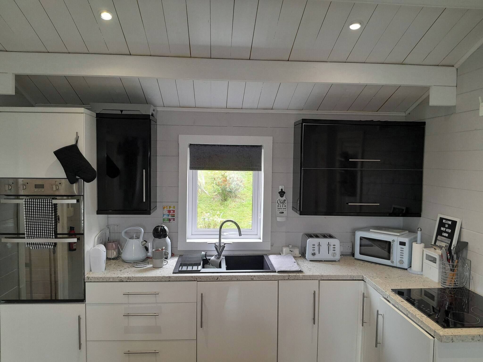 Cabaña, 2 habitaciones, balcón, vista al jardín | Interior