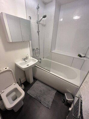 Apartment, 1 Bedroom | Bathroom - Charming City Apartment in the Heart of Aberdeen (Aberdeen)