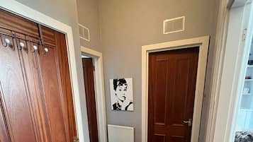 Apartment, 1 Bedroom | Hallway