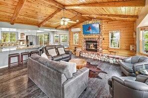 TV, fireplace - Resort-Style Backyard with Sauna, Firepit & Putting Green! PET FRIENDLY! 2 Split Ductless Air Conditioning Units!FREE EV Charger! (Big Bear City)