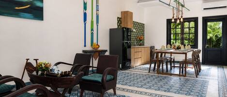 Vila luxo, 3 quartos, vista para o jardim | Área de estar | Smart TV