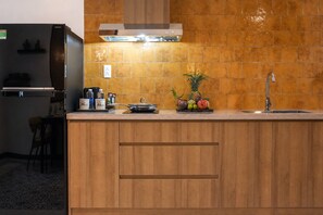 Deluxe-Villa, 2 Schlafzimmer, Gartenblick | Eigene Küche | Mikrowelle, Küchenrolle