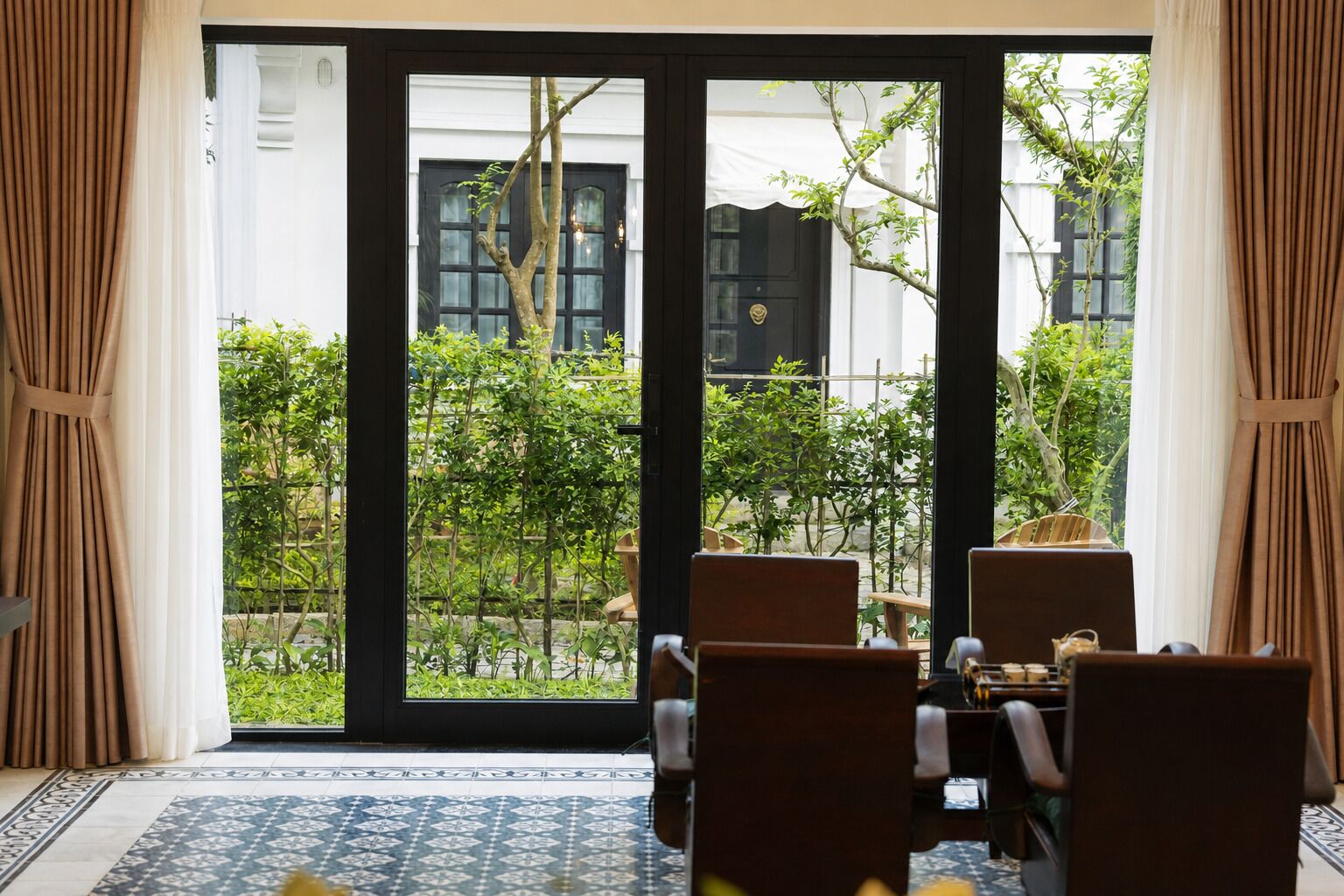 Vila luxo, 3 quartos, vista para o jardim | Área de estar | Smart TV