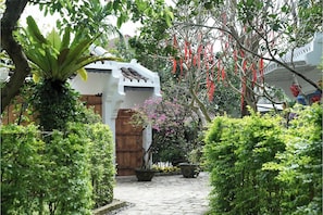 Front of property - MUCA Hoian Co-living & Work Retreat (Hoi An)