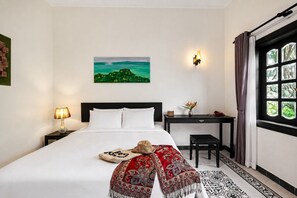 In-room safe, laptop workspace, blackout drapes, WiFi (free) - MUCA Hoian Co-living & Work Retreat (Hoi An)