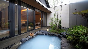 Quarto quádruplo família, 1 quarto, não aceita animais de estimação, vista para o pátio | Vista para o pátio