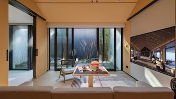 Japanese-style Double Room, 1 Queen Bed, Pets not allowed, Courtyard View