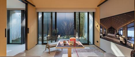 Japanese-style Double Room, 1 Queen Bed, Pets Not Allowed, Courtyard View | Free WiFi