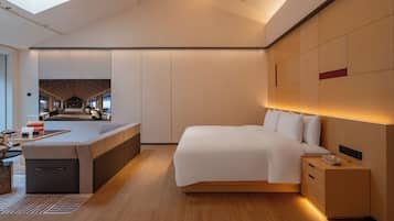 Family Quadruple Room, 1 Bedroom, Pets Allowed, Courtyard View | Free WiFi