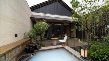 Family Quadruple Room, 2 Bedrooms, Haiwan Kesayangan Tidak Dibenarkan, Courtyard View | Teres/patio