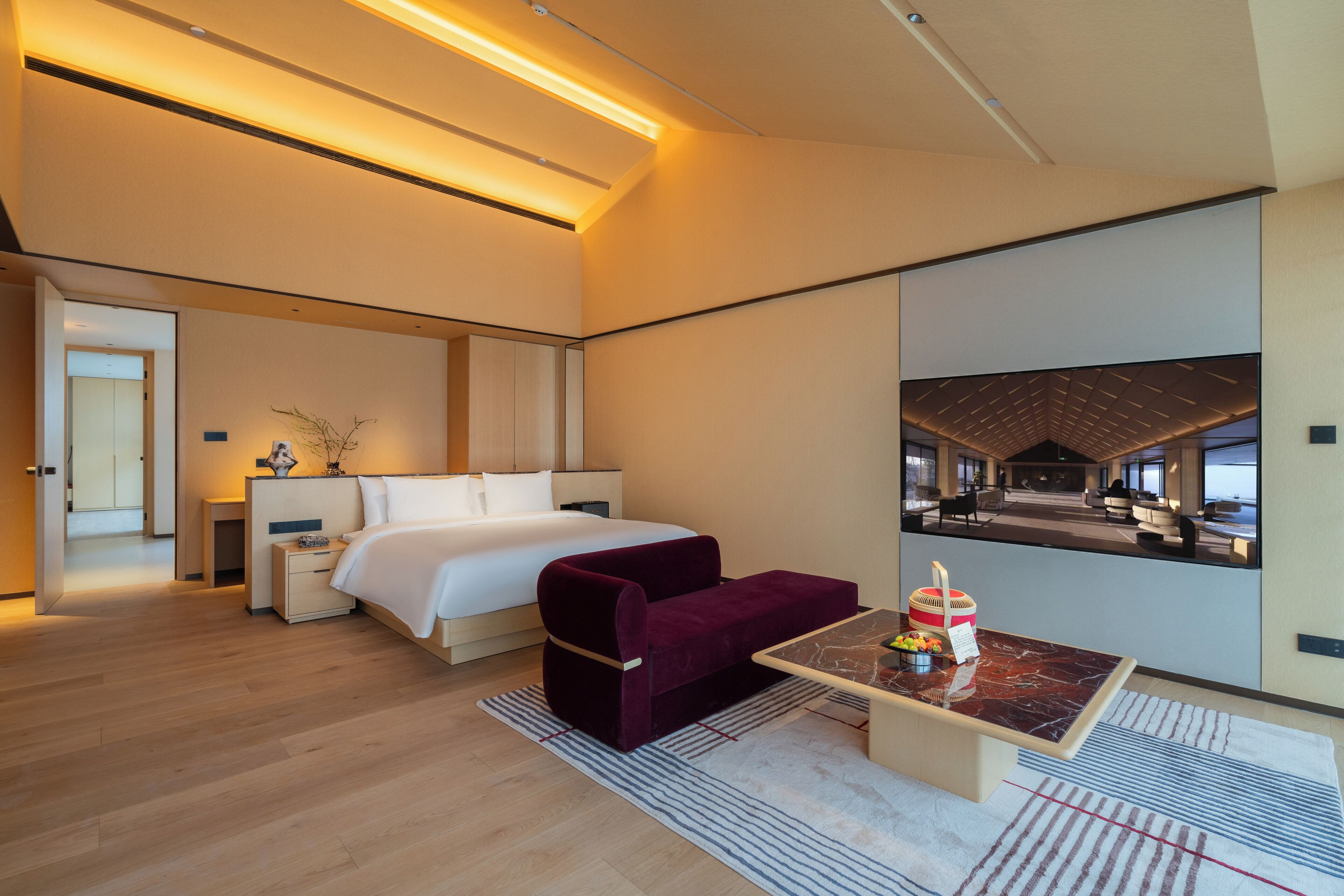 Premier Suite, 2 Bedrooms, Pets not allowed, Courtyard View