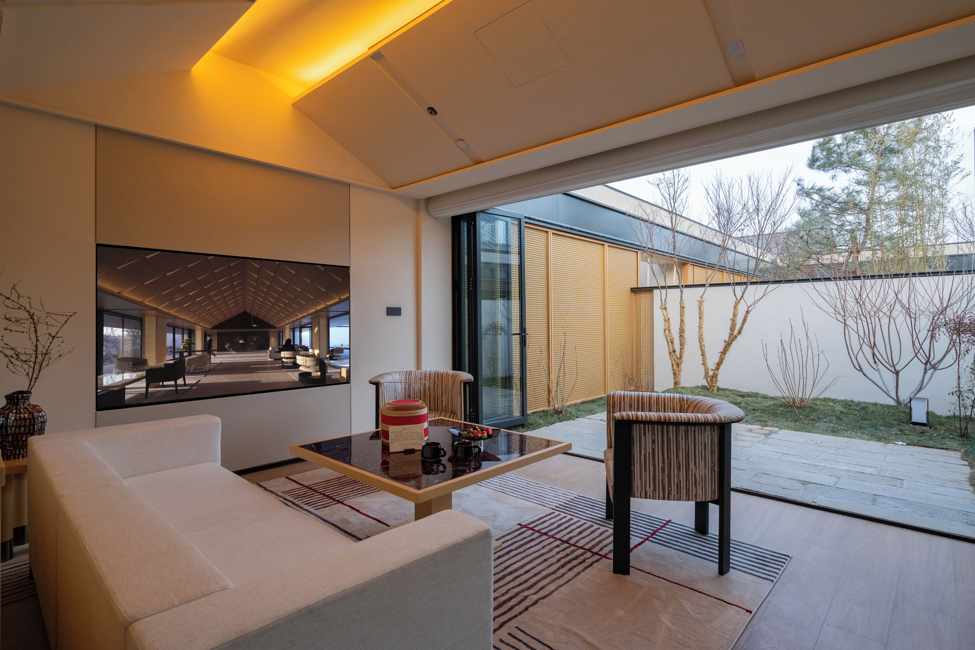 Lyxsvit - 2 sovrum - husdjur ej tillåtna - utsikt mot innergården | Gratis wi-fi