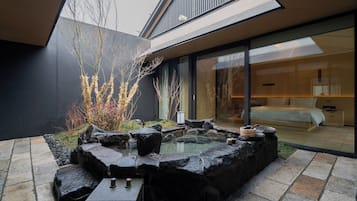 Presidential Suite, 2 Bedrooms, Pets not allowed, Courtyard View | Courtyard view