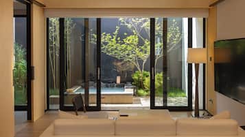 Doppelzimmer im japanischen Stil, 1 King-Bett, Haustiere nicht gestattet, Blick auf den Innenhof | Kostenloses WLAN