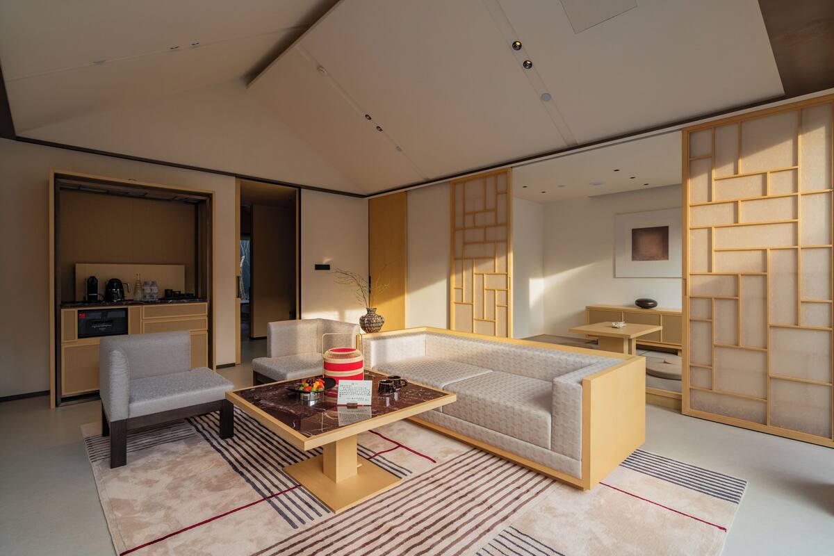 Family Quadruple Room, 1 Bedroom, Pets not allowed, Courtyard View | Living room