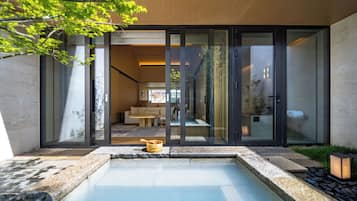 Doppelzimmer im japanischen Stil, 1 King-Bett, Haustiere nicht gestattet, Blick auf den Innenhof | Kostenloses WLAN