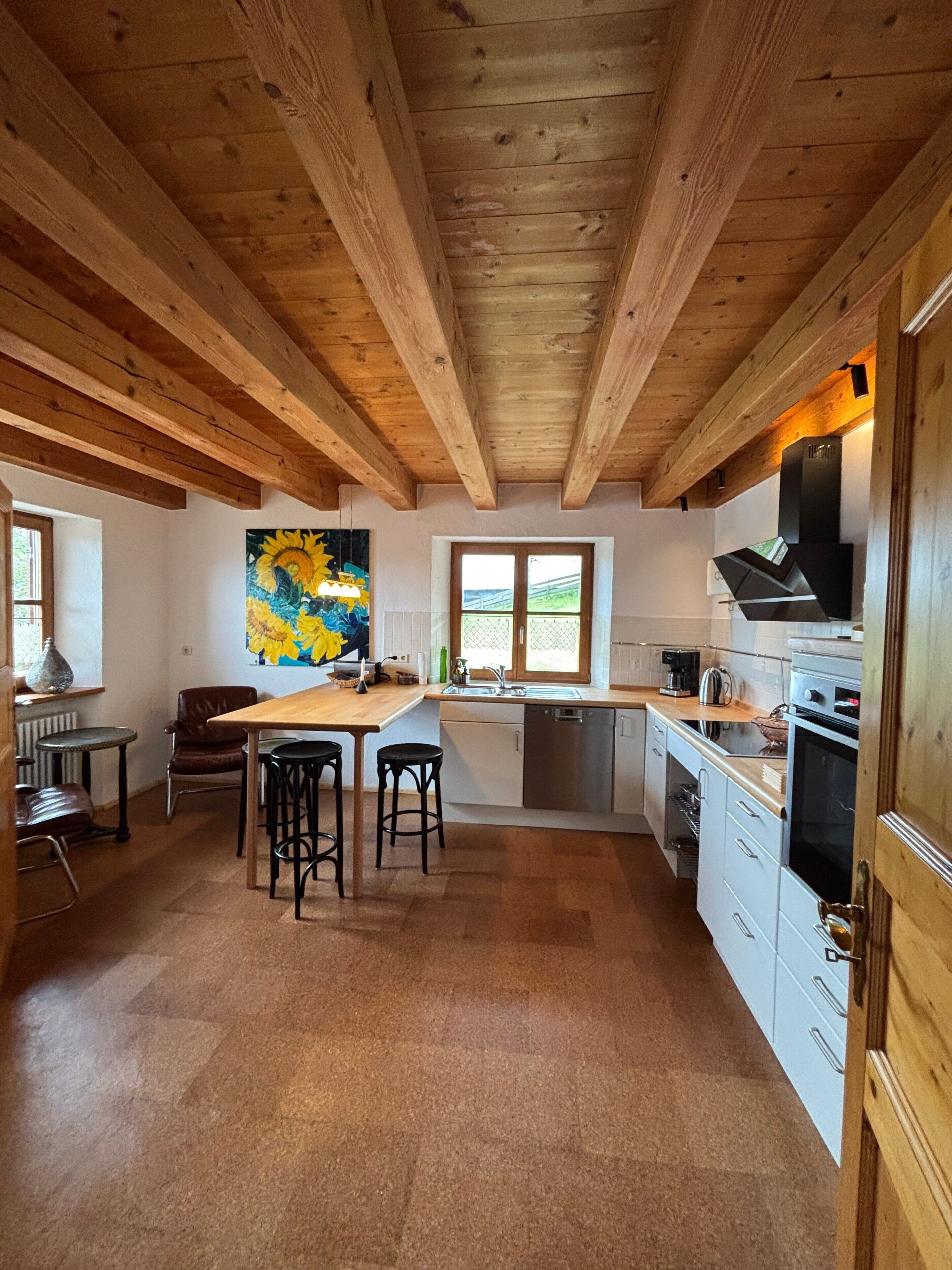 Kylskåp, ugn, spishäll och diskmaskin