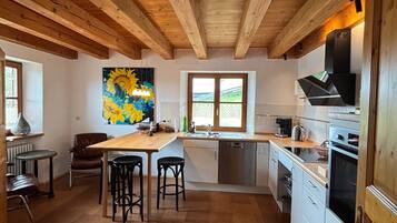 Réfrigérateur, four, plaque de cuisson, lave-vaisselle