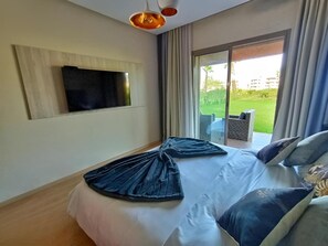 2 bedrooms, iron/ironing board, WiFi, bed sheets - 2-bedroom apartment in peaceful Marrakech (Marrakech)