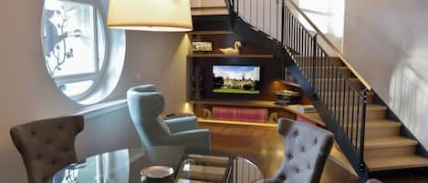 Suite Studio Standard | Coffres-forts dans les chambres, bureau