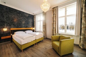 Chambre Double | Coffres-forts dans les chambres, bureau