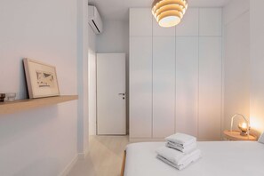 3 bedrooms, iron/ironing board, WiFi, bed sheets - Valerie by halu! - Modern Living in 3BD apartment (Thessaloniki)