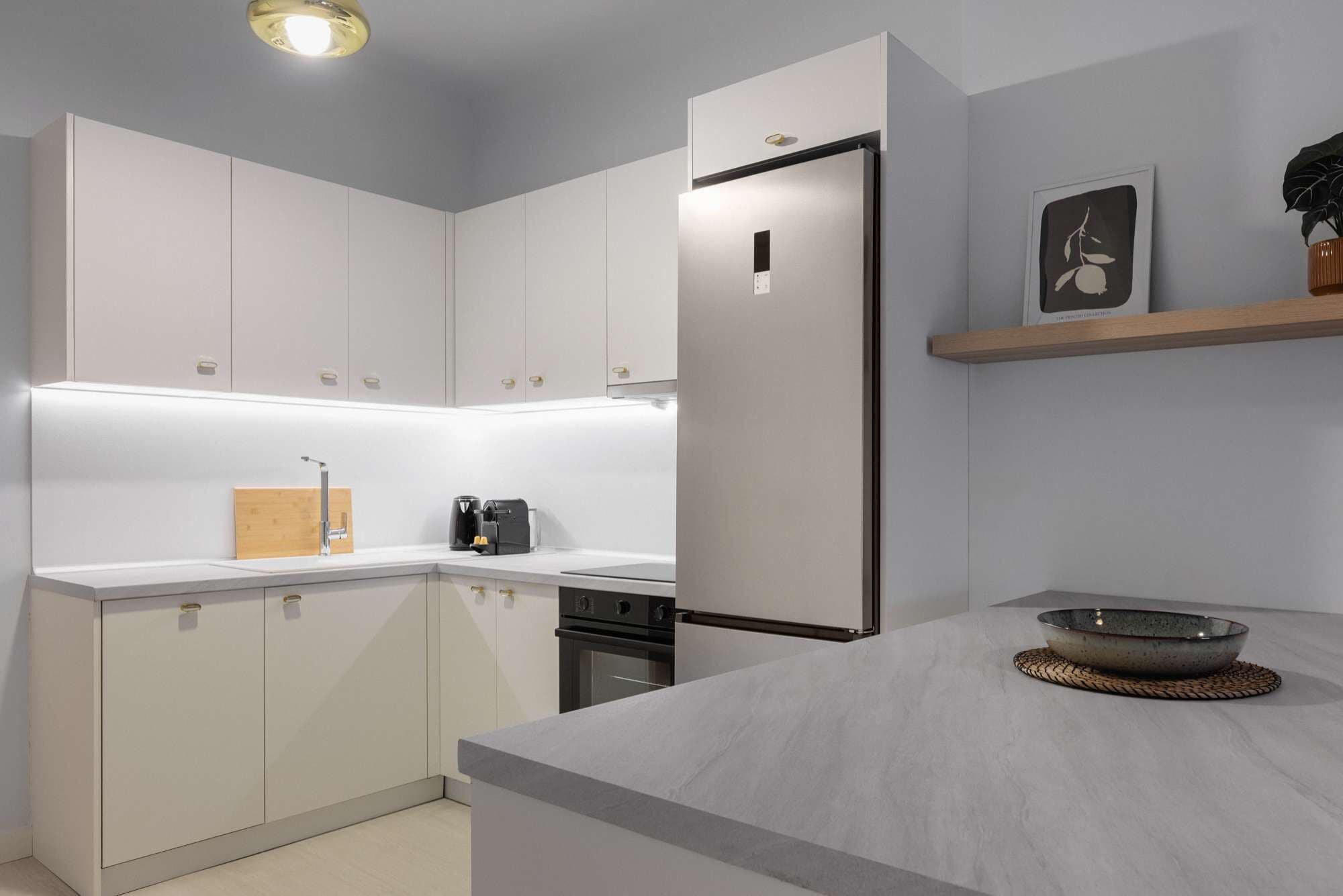 Fridge, oven, stovetop, dishwasher