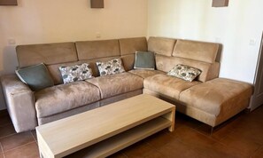 Living area - Apartment in Dramont Near Beaches & Casino (Saint-Raphael)