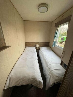 3 bedrooms, individually decorated, individually furnished, free WiFi - Reighton Sands Holiday Park - Holiday Accommodation 19531 (Filey)