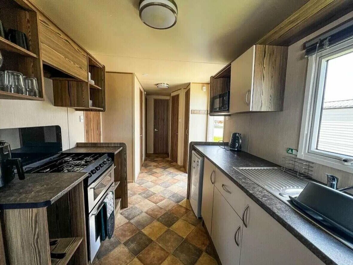 Cookware/dishes/utensils