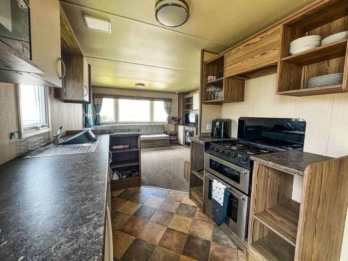 Cookware/dishes/utensils