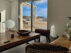 Room, 1 Bedroom, Balcony | Living room