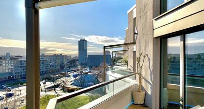 Room-central & Elegant at the new Reside
