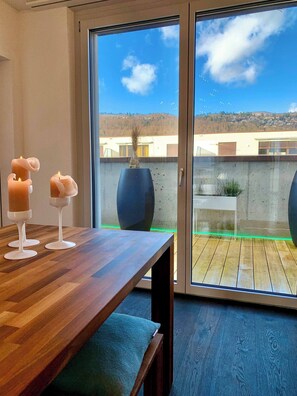 Rom, 1 soverom, balkong | Spiseområde