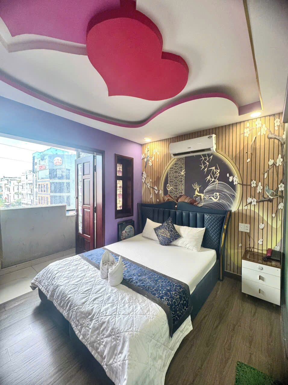 Superior-Zimmer, Balkon, Stadtblick | Hochwertige Bettwaren, Betten mit Memory-Foam-Matratzen