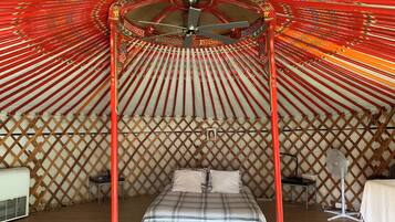 1 chambre, fer et planche à repasser, accès Internet, draps fournis