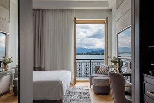 Quarto casal ou duplo luxo | Frigobar (abastecido com alguns itens grátis), cofres nos quartos