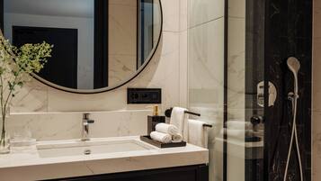 Superior Double or Twin Room, Balcony | Bathroom | Hair dryer, towels, soap, shampoo