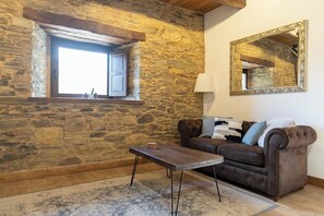 Casa, 1 habitación, patio, vistas a la montaña | Zona de estar