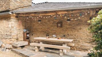 Casa, 1 habitación, patio, vistas a la montaña | Restaurante al aire libre