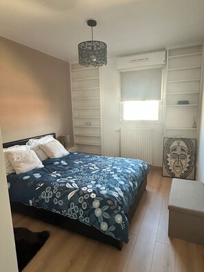 1 chambre, fer et planche à repasser, lit parapluie, Wi-Fi gratuit