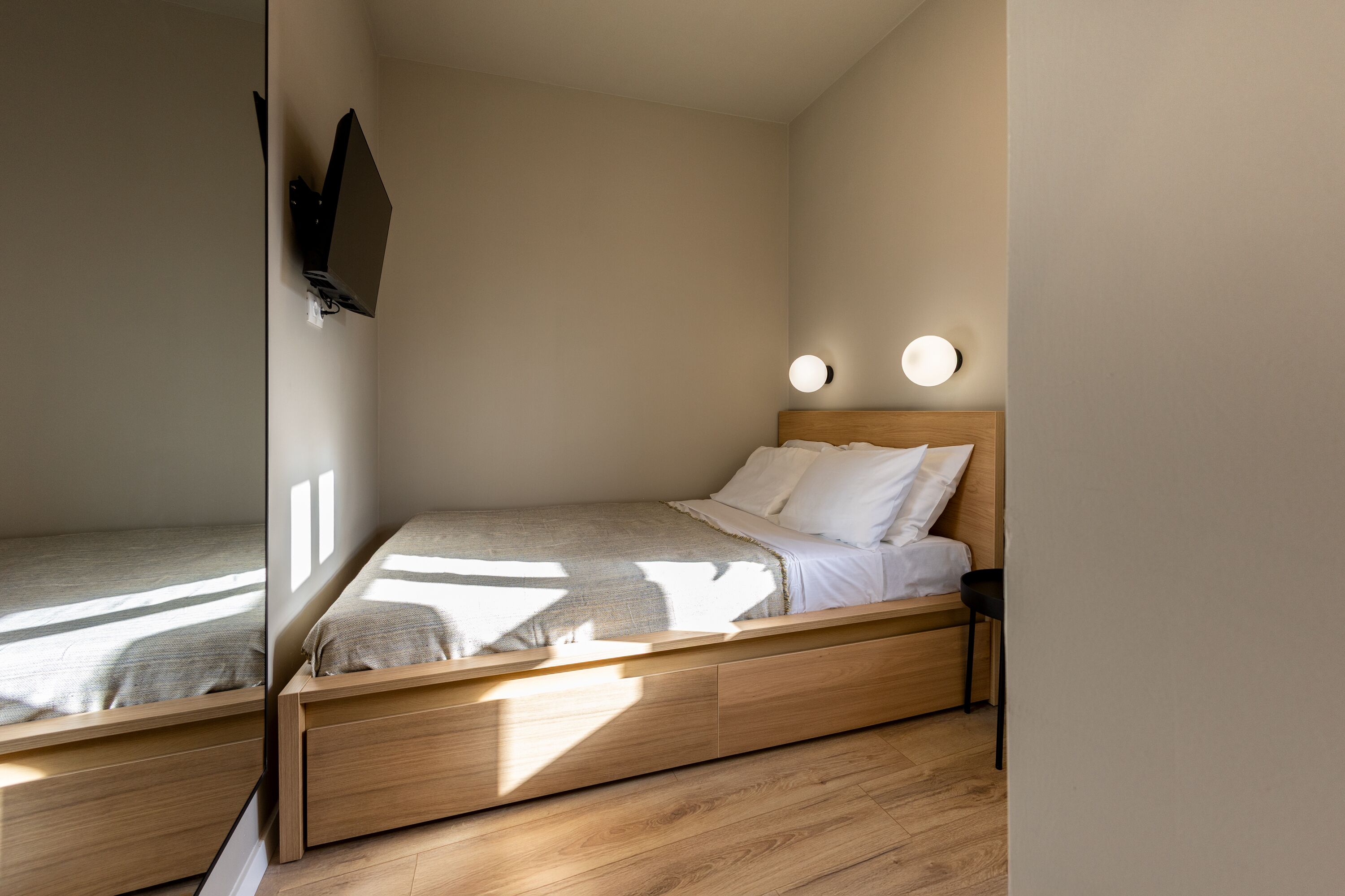 1 chambre, fer et planche à repasser, accès au Wi-Fi (inclus)