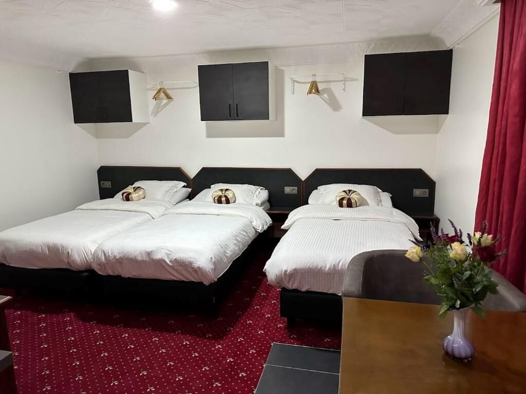 In-room safe, desk, laptop workspace, free WiFi