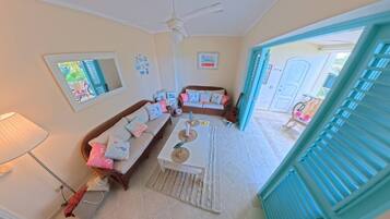 Apartment, 2 Bedrooms, Accessible, Balcony | Living area | Books