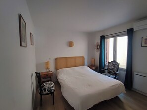 1 camera, ferro/asse da stiro, Wi-Fi, lenzuola